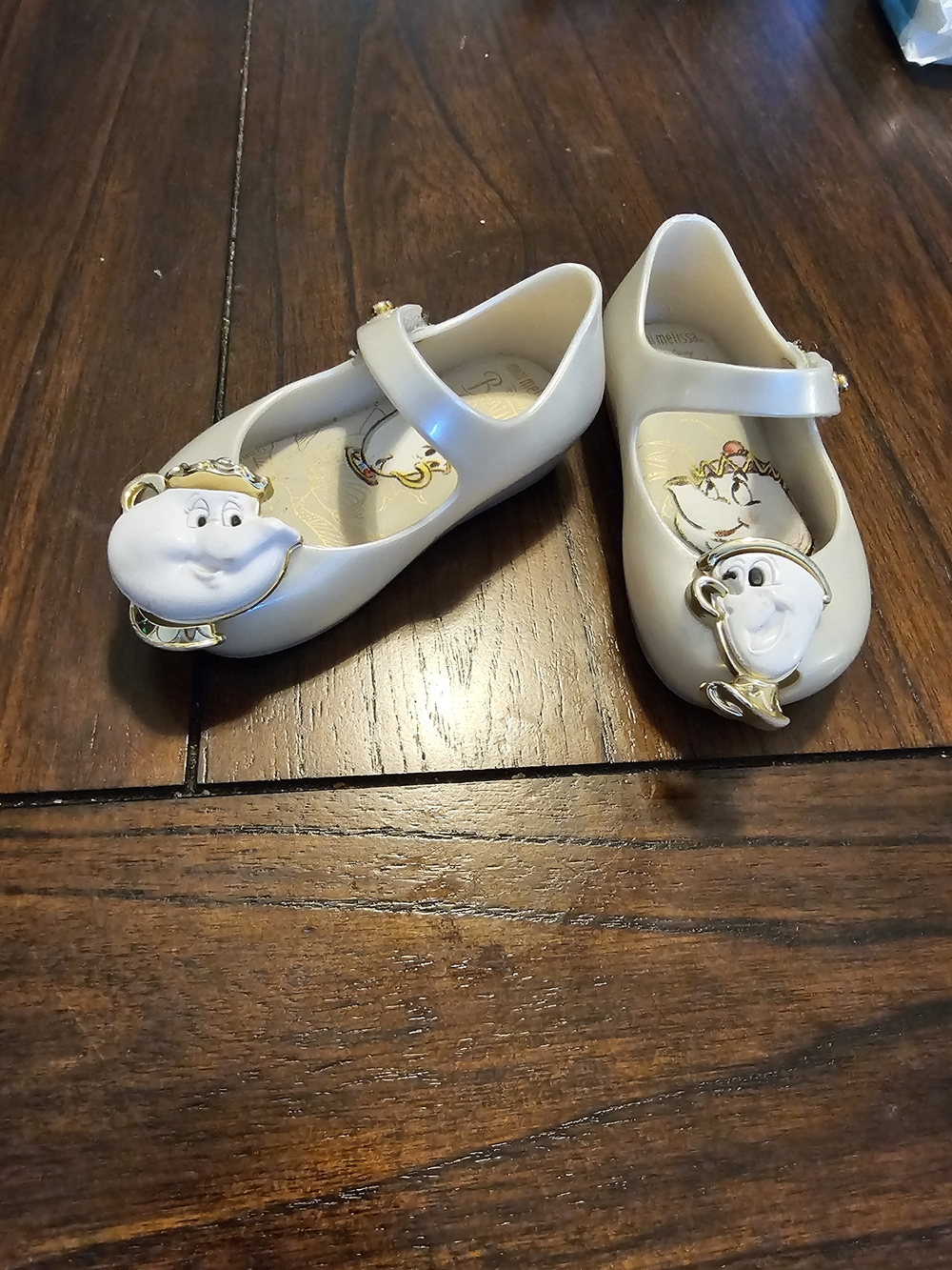 Mini Melissa Ivory Mary Jane Shoes with Mrs. Potts & Chip Charms - Picture 2 of 3
